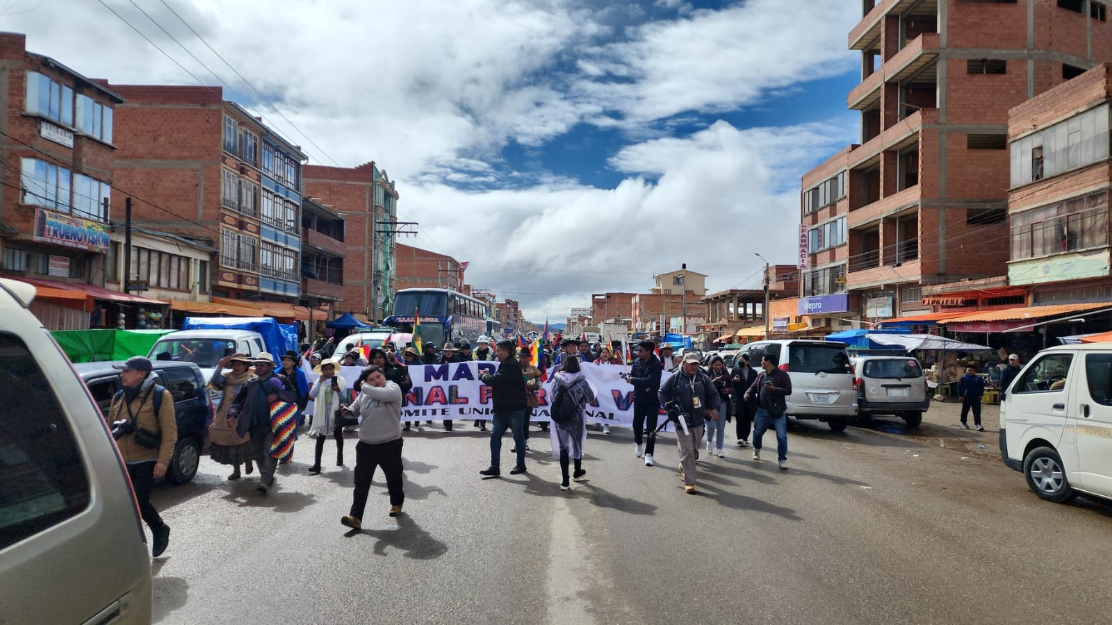 Sectores «evistas» inician la «marcha por la vida» desde Patacamaya en protesta por el alza de precios