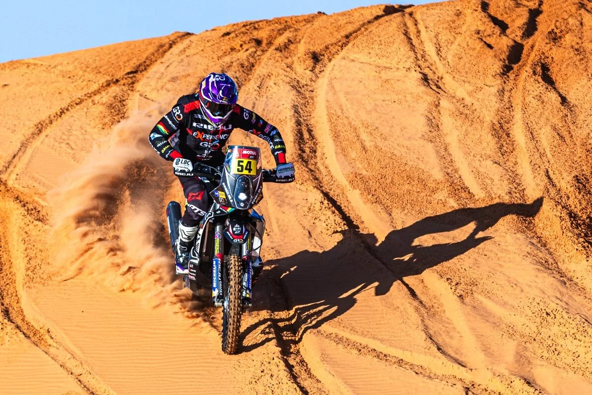 Daniel Nosiglia avanza en el Dakar 2025 y se acerca al Top-20 en motos