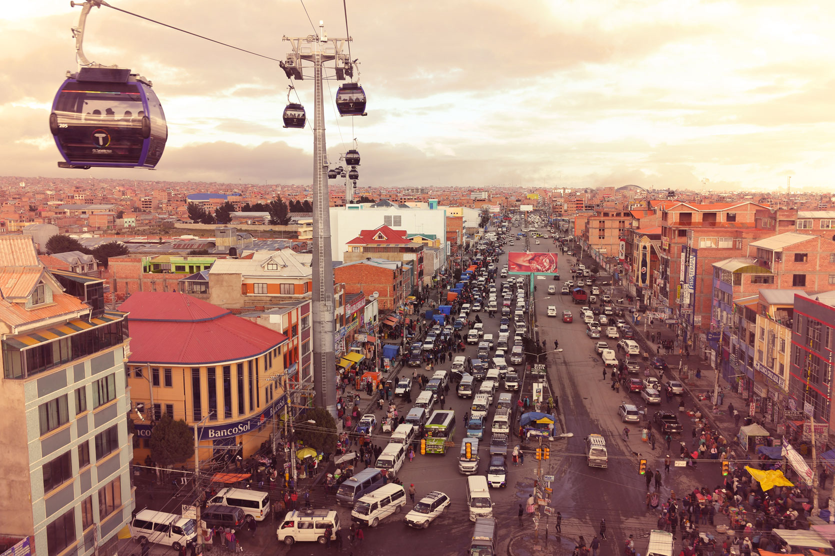 El Alto: Un motor económico que celebra 40 años de crecimiento y dinamismo