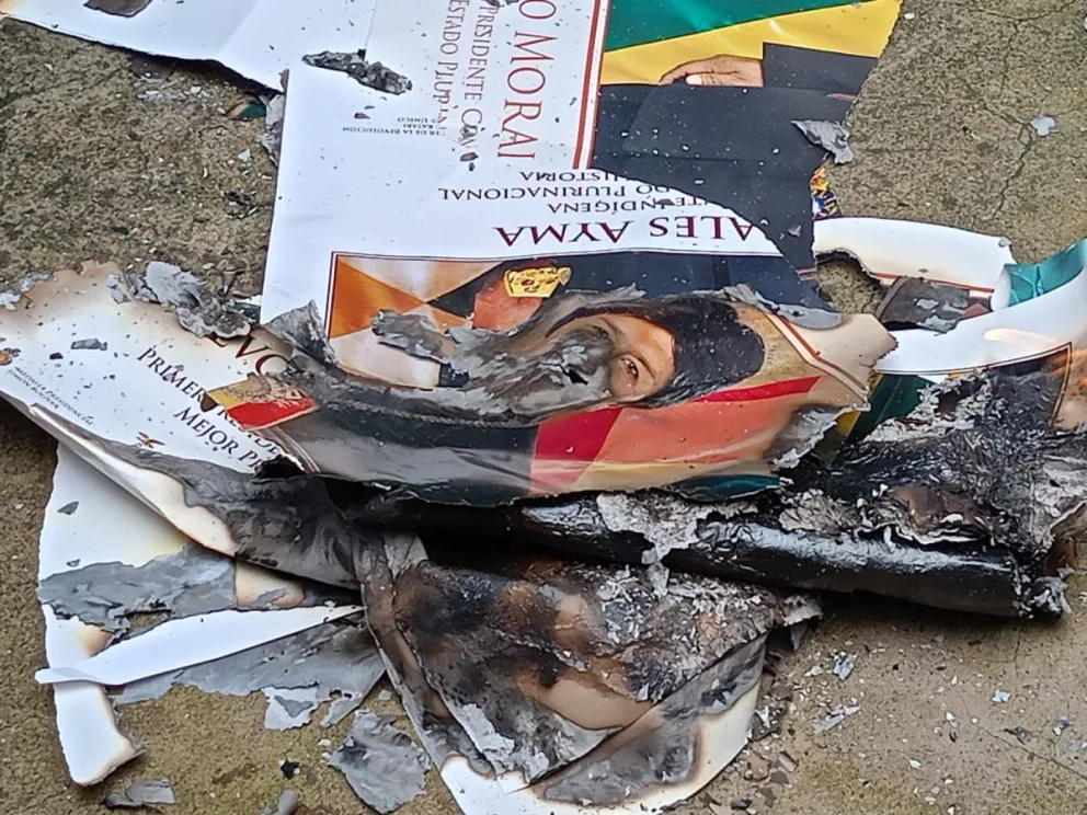 Arcistas Tomaron la Sede del MAS y Quemaron Imágenes de Evo Morales: Cuéllar Lideró la Protesta