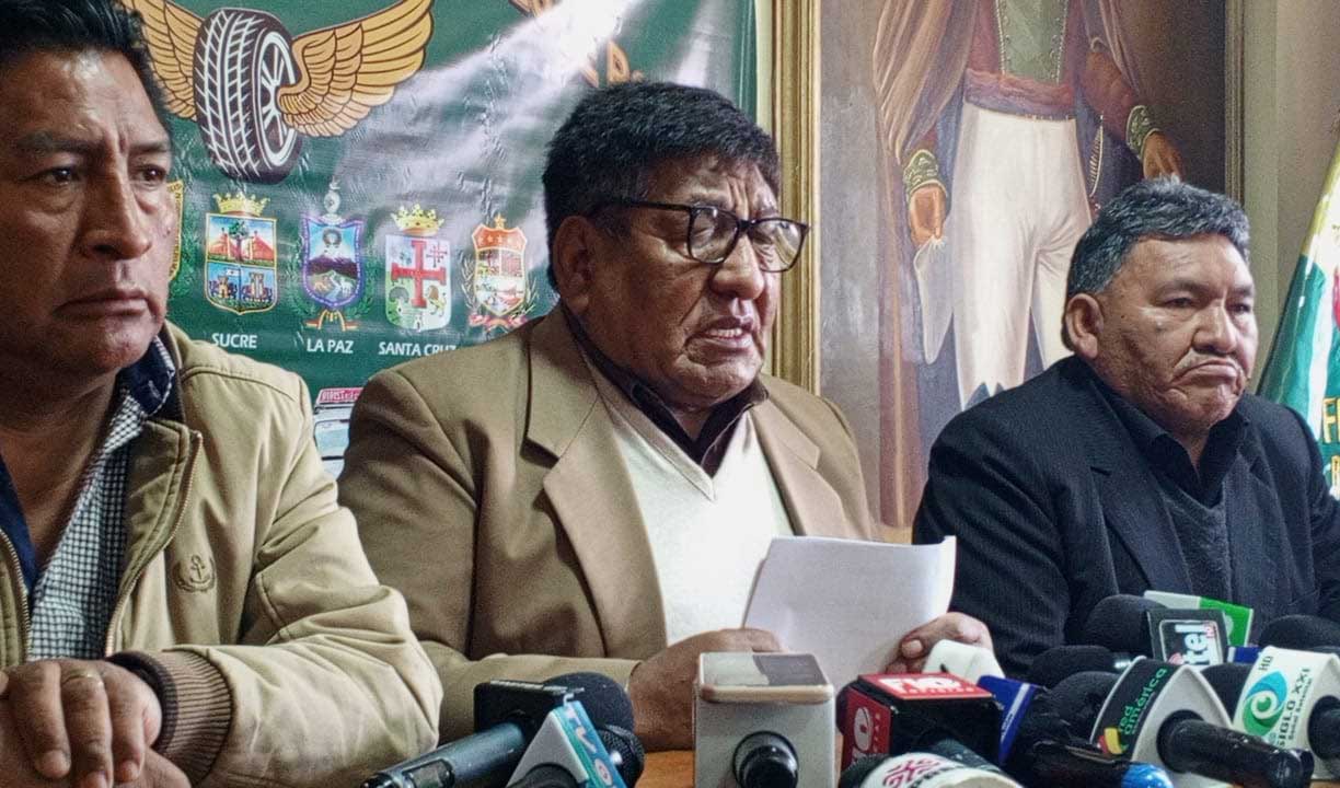 Choferes suspenden el paro nacional indefinido tras avances en sus demandas