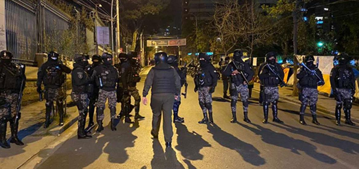 Policía refuerza seguridad en el TSE ante amenazas de sectores afines a Evo Morales