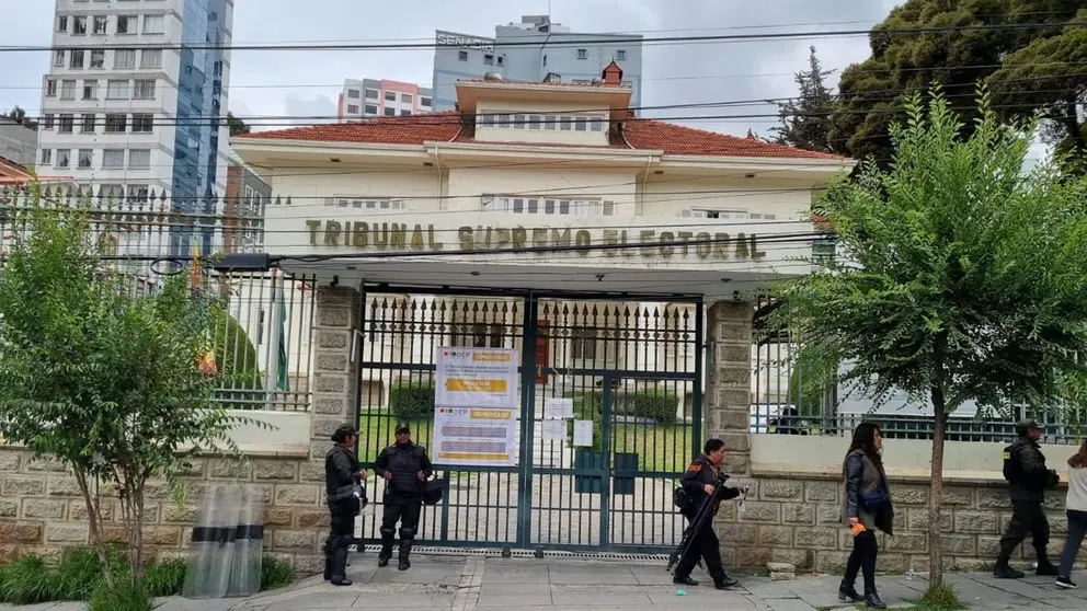 Cívicos proponen que el TSE sesione desde Santa Cruz ante amenazas y tensión en La Paz