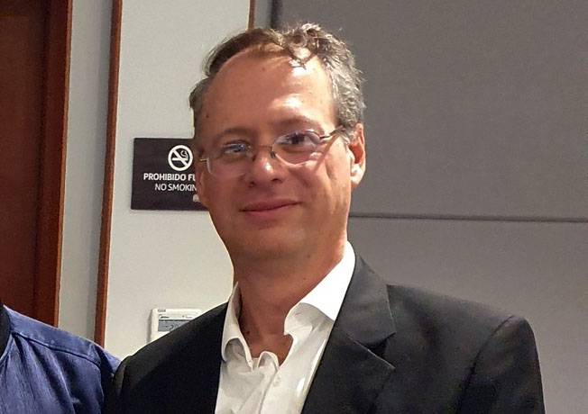 Dunn denuncia exclusión de encuesta y afirma que va en contra del principio de igualdad electoral