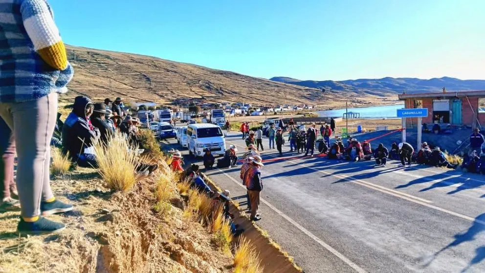 Bloqueos «evistas» paralizan siete departamentos y dejan más de 3.000 camiones varados en Bolivia