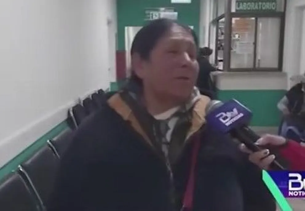 Madre de policía asesinado en Llallagua responsabiliza a Evo Morales entre lágrimas: “Qué maldito”