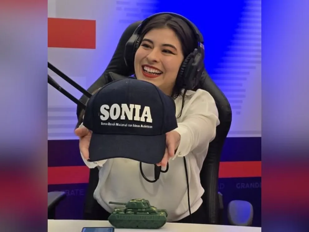 Del Castillo lanza gorra con el eslogan “Sonia” como símbolo de su campaña presidencial
