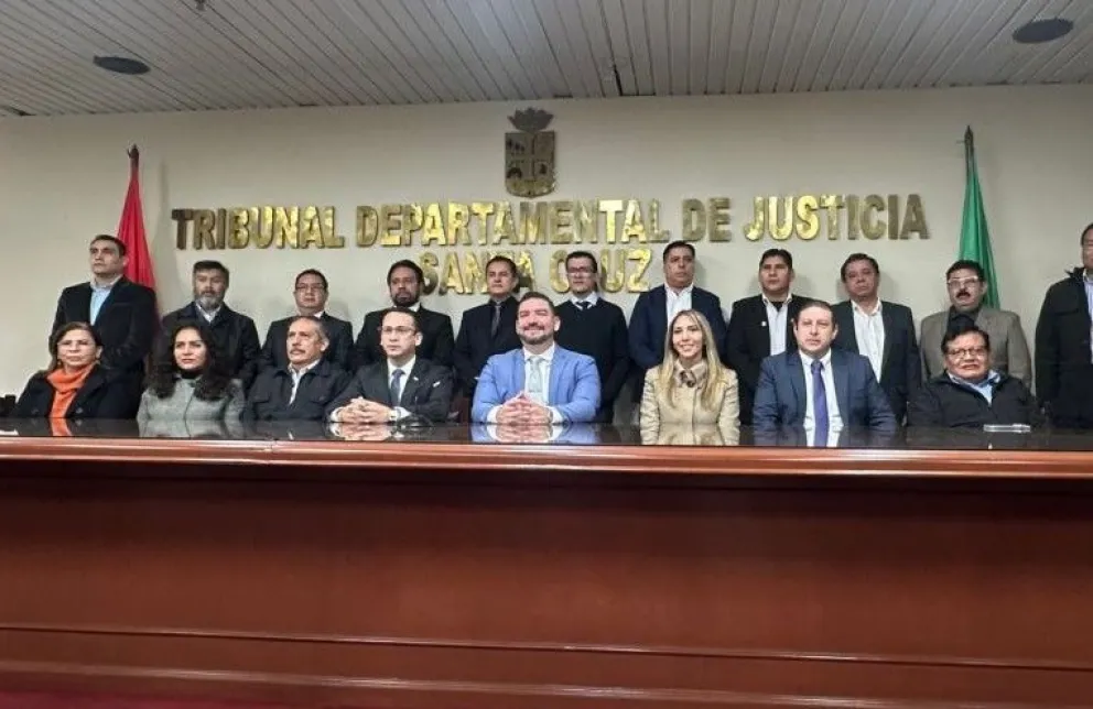 Rechazan medida cautelar contra candidatos que no renunciaron y el TSJ ratifica respaldo al calendario electoral