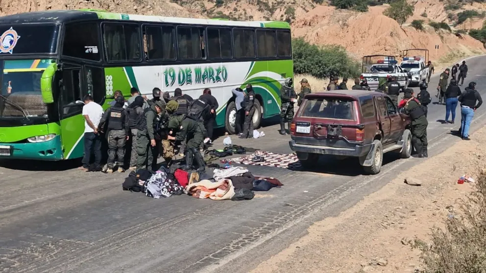 Aprehenden a siete personas con armas de fuego y uniformes policiales en Parotani