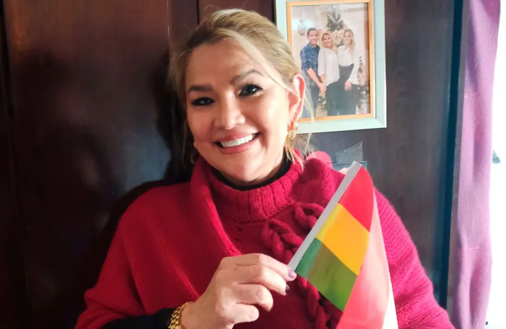 Gobernación de Chuquisaca invita a Jeanine Añez a actos oficiales por el Bicentenario