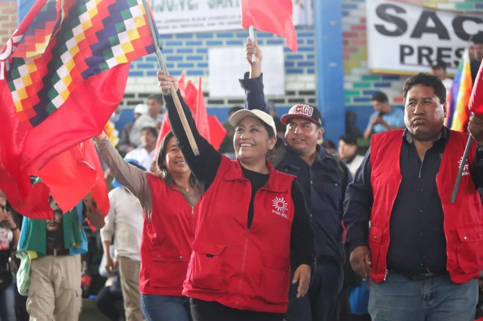 Ruth Nina ratifica su advertencia y acusa ataques: “Me tratan como buitre por dar voz al pueblo”