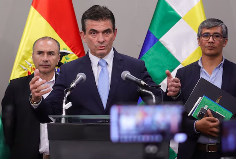Dardo Gómez (izq.), Rodrigo Paz y José Gabriel Espinoza, en la reunión en Palacio, el 27 de agosto. / Foto: Infobae