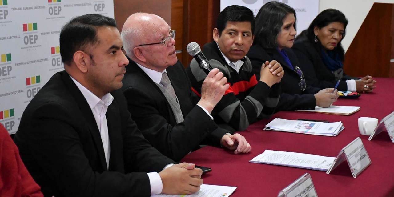 Senado aprueba convocatoria para renovar vocales del TSE en medio de la organización de la segunda vuelta
