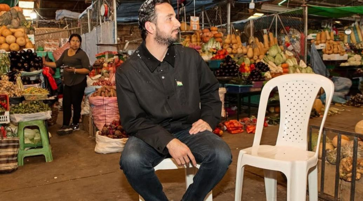 Velasco acude al Abasto y espera en vano a Lara para debatir tras reto público