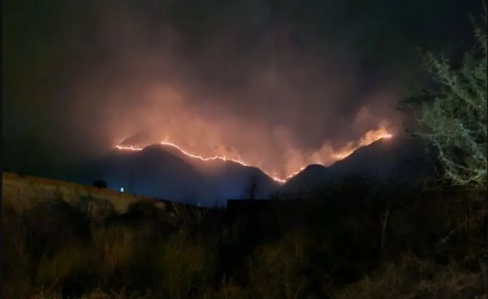 Tarija declara estado de emergencia por incendio en la cordillera de Sama