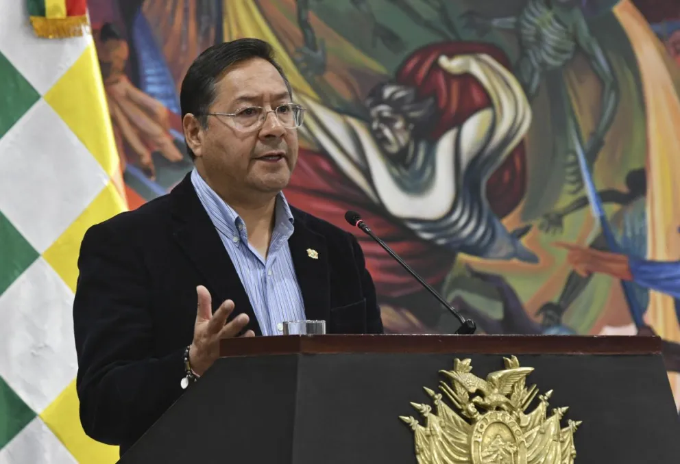 Luis Arce invita a Rodrigo Paz y Tuto Quiroga a reunirse para abordar la crisis económica y el abastecimiento de combustible