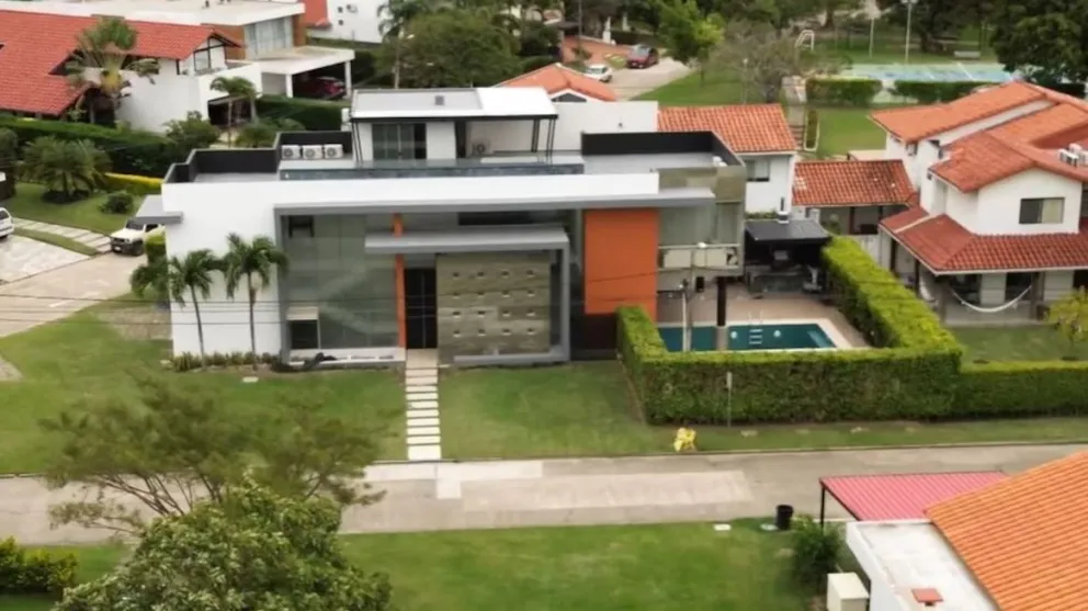 Criminóloga alerta que Santa Cruz es un centro clave del narco en Bolivia y denuncia presencia activa del PCC