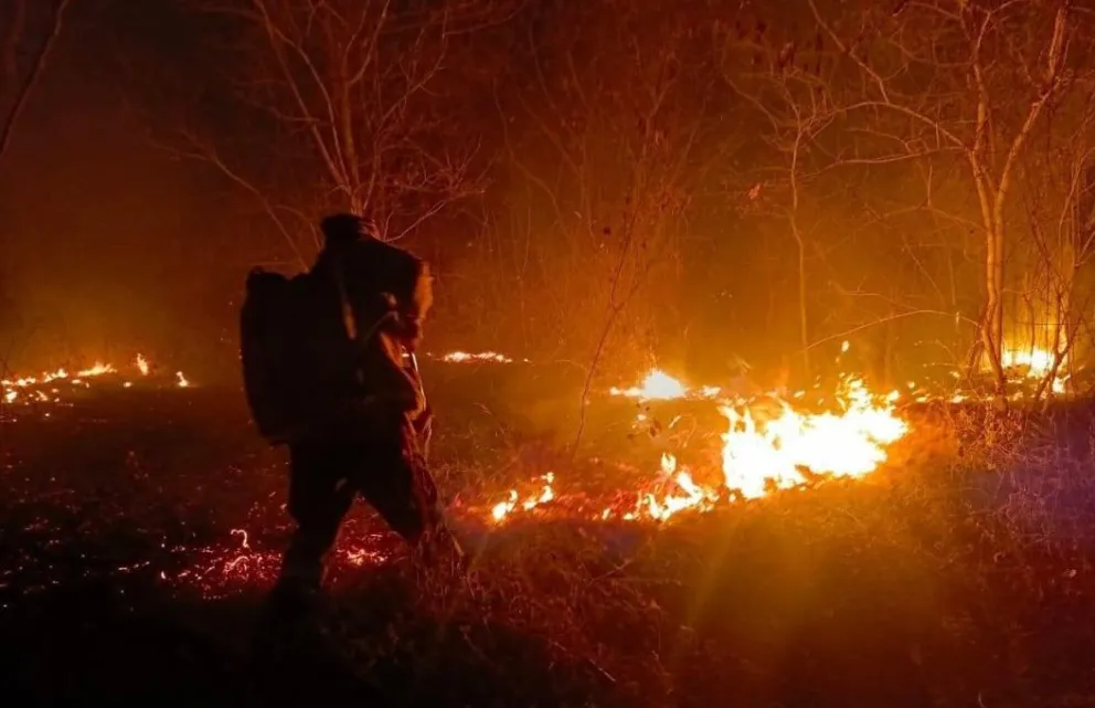 Santa Cruz declara emergencia departamental por incendios forestales y activa plan de respuesta