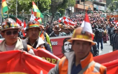 Gobierno y mineros sindicalizados abren diálogo tras masiva marcha en La Paz