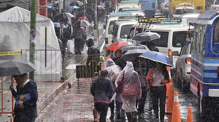 Senamhi emite alerta naranja por descenso brusco de temperaturas en cinco departamentos