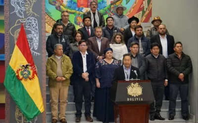 Arce denuncia intento de golpe desde el Legislativo y convoca a reunión para defender la democracia