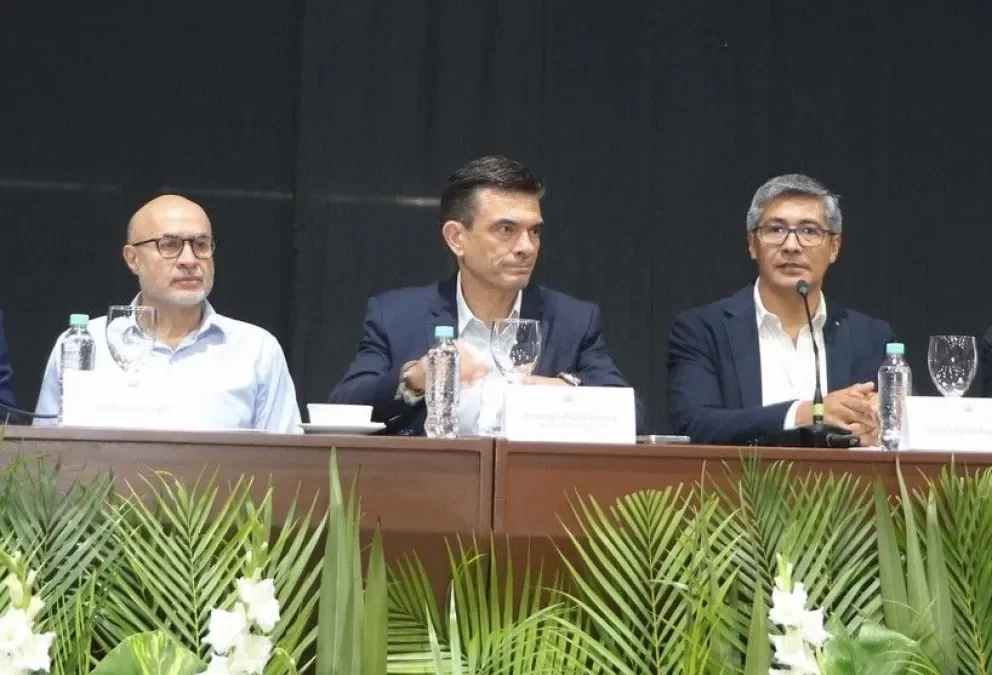 Rodrigo Paz viaja a Estados Unidos para gestionar acuerdos que aseguren combustible y divisas para Bolivia