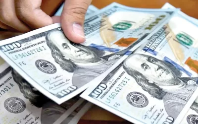 El dólar baja hasta Bs 9,98 en La Paz, pero economistas advierten que es una caída temporal