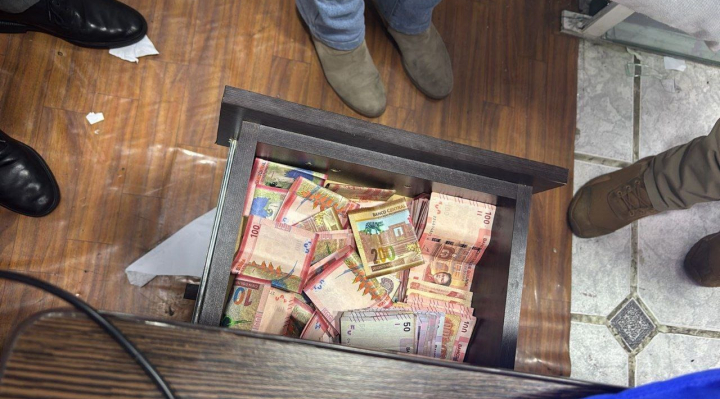 Asambleístas denuncian cobros irregulares dentro del Sedes La Paz en favor del gobernador Santos Quispe