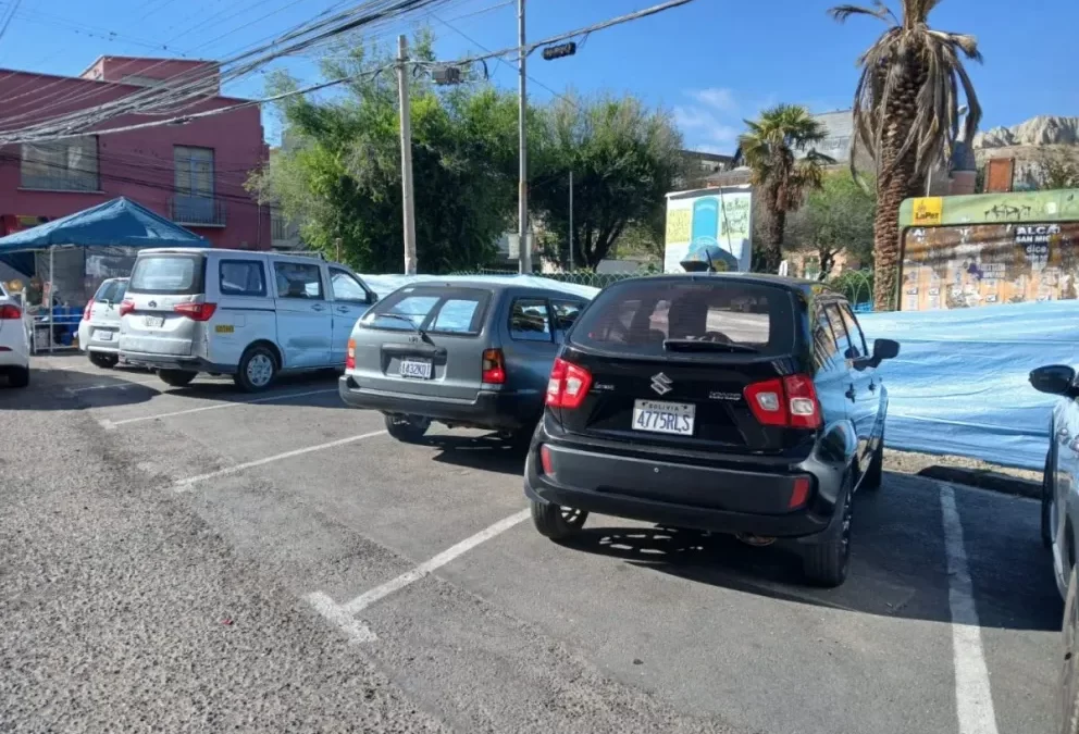 El parqueo tarifado vuelve a seis zonas de La Paz tras nuevo fallo judicial