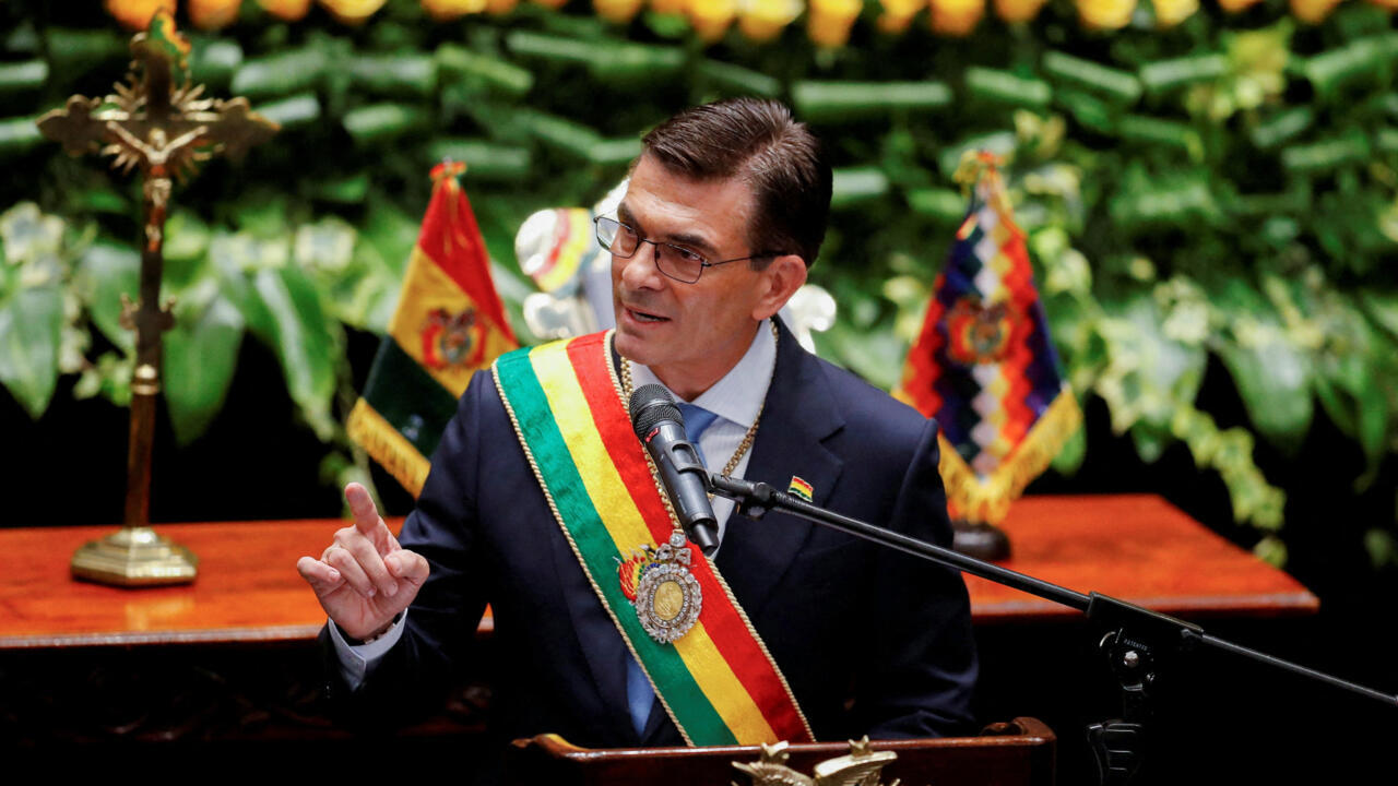 2025-11-08T174845Z-1389012735-RC2ASHAP6T05-RTRMADP-3-BOLIVIA-POLITICS-INAUGURATION
