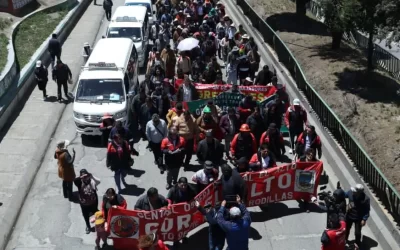 Gobierno otorga una hora de tolerancia laboral ante el reajuste del esquema de subvenciones