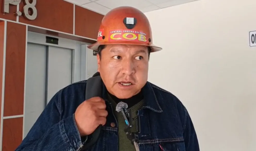 Ampliado de la COB ratifica el paro indefinido y anuncia refuerzos para las movilizaciones en La Paz