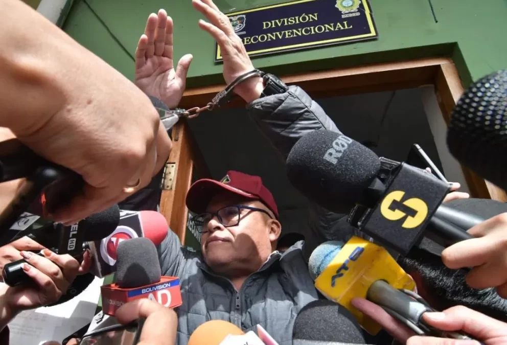 Esposado, Zúñiga afirma que Arce ordenó la movilización militar del 26J y denuncia una “trampa” en su contra