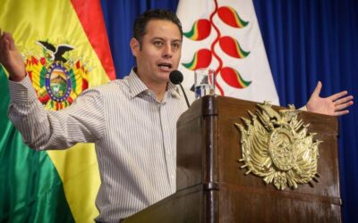 Lara arremete contra Paz por viajar sin delegar mando y le advierte que “el poder no es eterno”