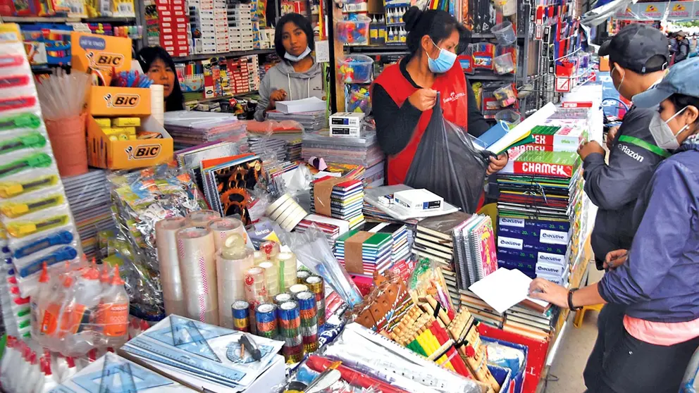 Útiles escolares registran una rebaja de hasta el 50% y alivian el gasto familiar en Santa Cruz