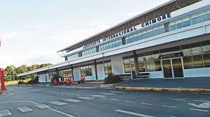 Tras un sobrevuelo de la FELCN, un grupo de personas ingresó por la fuerza al Aeropuerto de Chimoré y causó destrozos