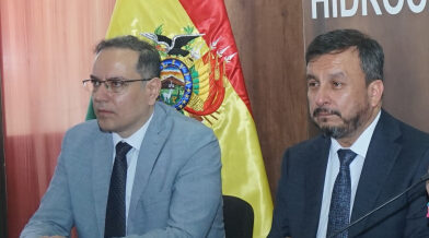 Gobierno admite que la gasolina de mala calidad se originó por mezcla con componentes heredados de gestión de Arce