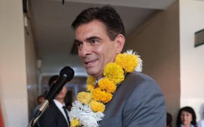 Bolivia registra fuerte descenso del riesgo país y Paz califica de “milagro” la recuperación económica