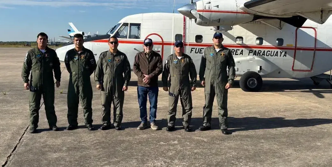 Avión de la Fuerza Aérea de Paraguay llega a Santa Cruz con ayuda humanitaria para afectados por los bloqueos en La Paz