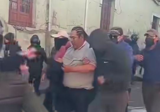 Aprehenden a Vicente Salazar, dirigente campesino que lidera el cerco a La Paz durante movilización en el centro paceño