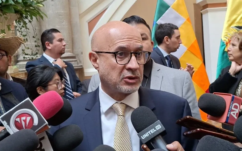 Gobierno advierte que no habrá impunidad en el diálogo con la COB y exige responsabilidades por 49 días de conflicto