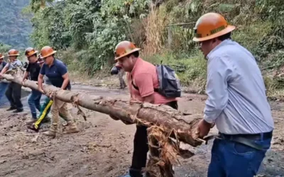 Cooperativistas mineros despejan la ruta La Paz – Caranavi y anuncian vigilia para evitar nuevos bloqueos