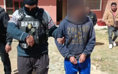 ¡Cae la «Warmi Ladrona»! Hombre se disfrazaba de mujer con pollera y aguayo para cometer robos en La Paz y El Alto