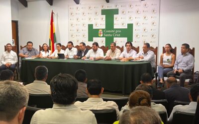 Gobierno y sectores cruceños acuerdan 10 medidas para enfrentar la crisis de combustibles